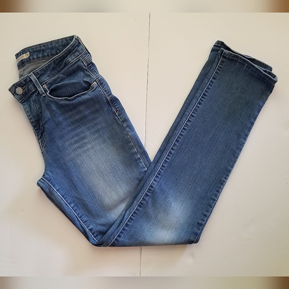 Women's Levi's jeans
